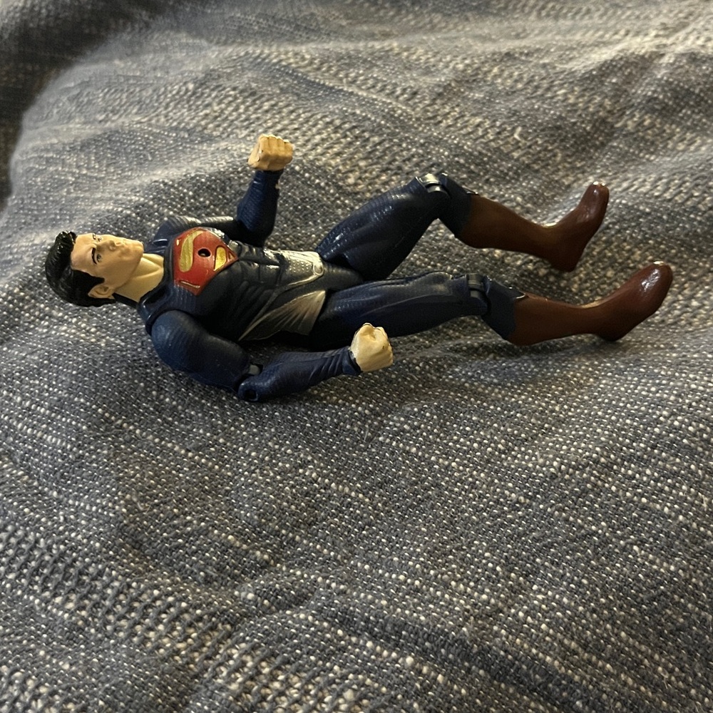 Superman Action Figure - Picture 7 of 9
